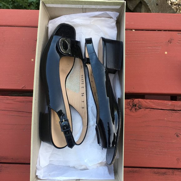 Kitten heel Slingbacks - Picture 6 of 7